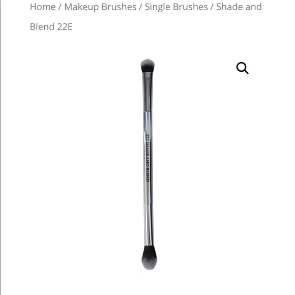 Farah 22E shade and blend makeup brush - Picture 1 of 8